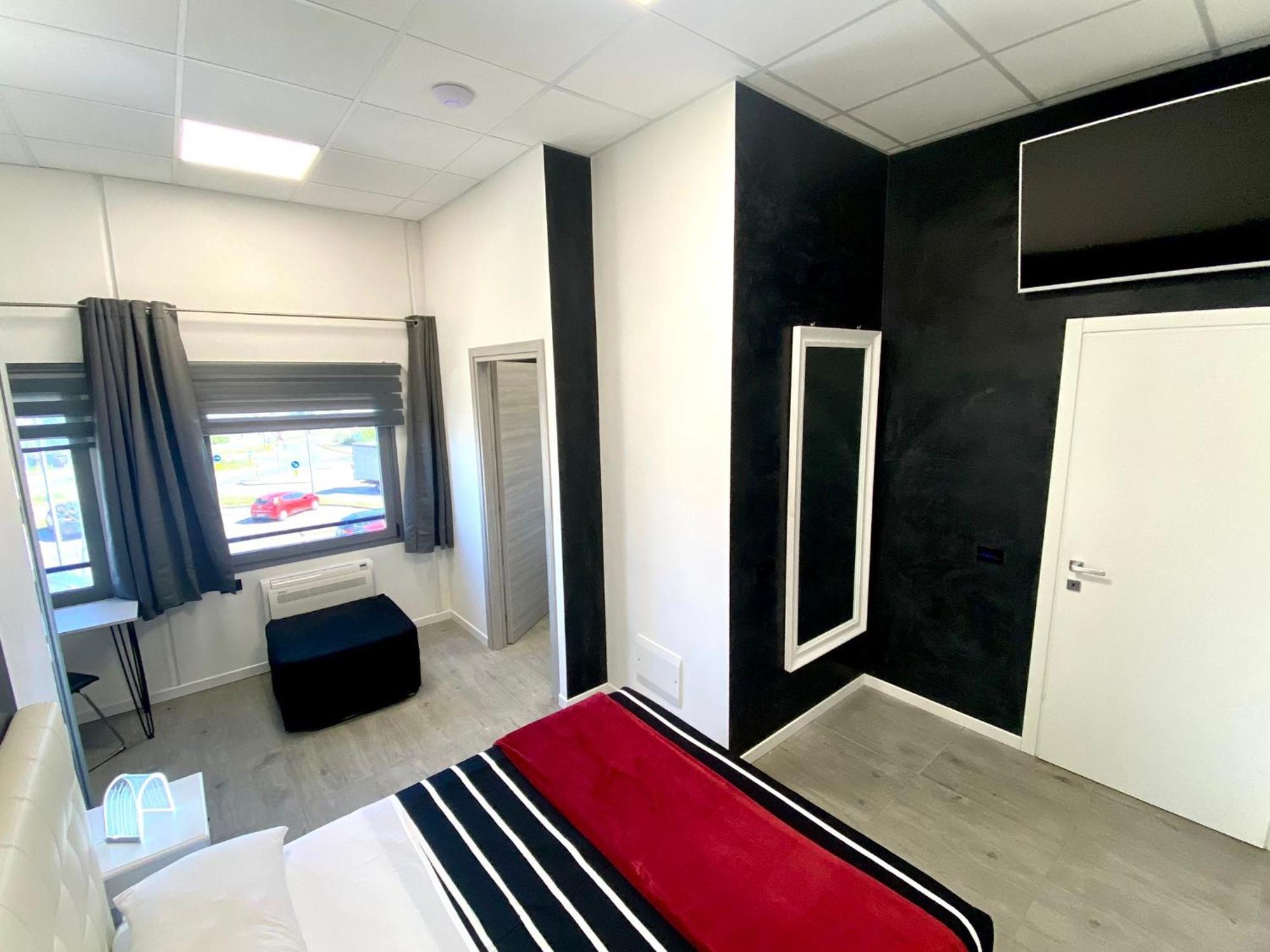 Hotel Tech Brembate Zewnętrze zdjęcie