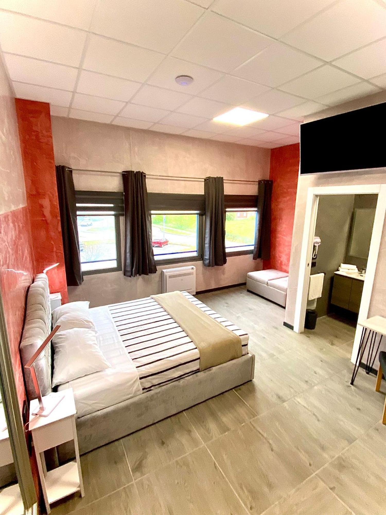 Hotel Tech Brembate Zewnętrze zdjęcie